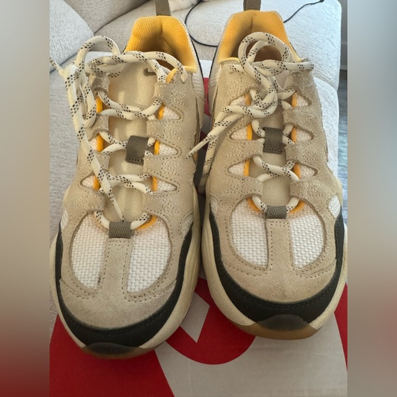 Women’s Nike Tech Hera size 8 - Picture 5 of 7